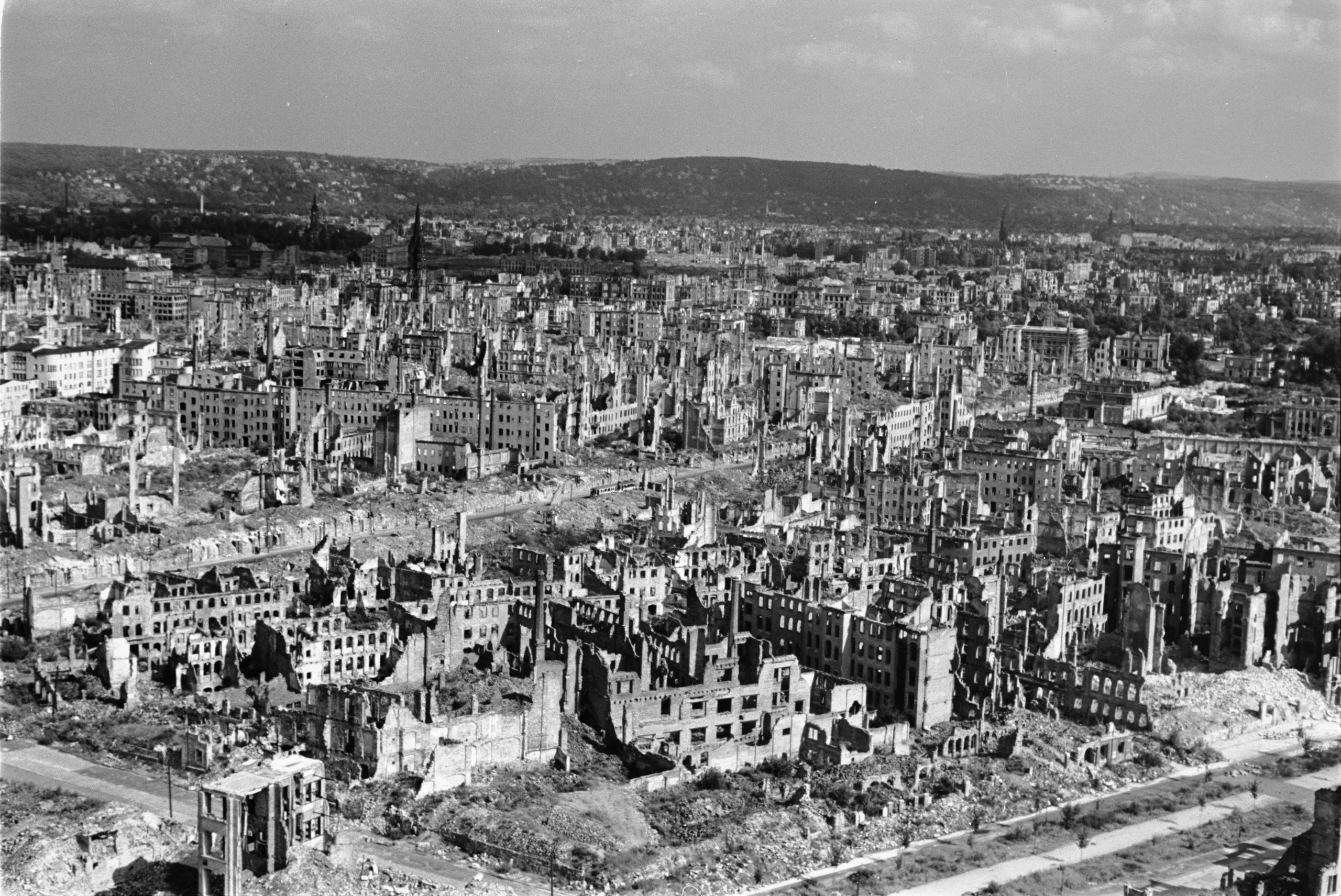 Дрезден 1945 год.